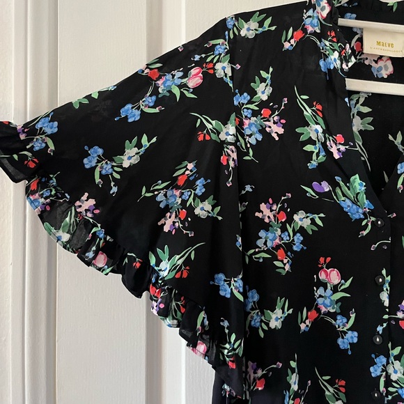 Anthropologie | Maeve Aveiro Flutter-Sleeved Button-down. Black with flowers. - Picture 8 of 13